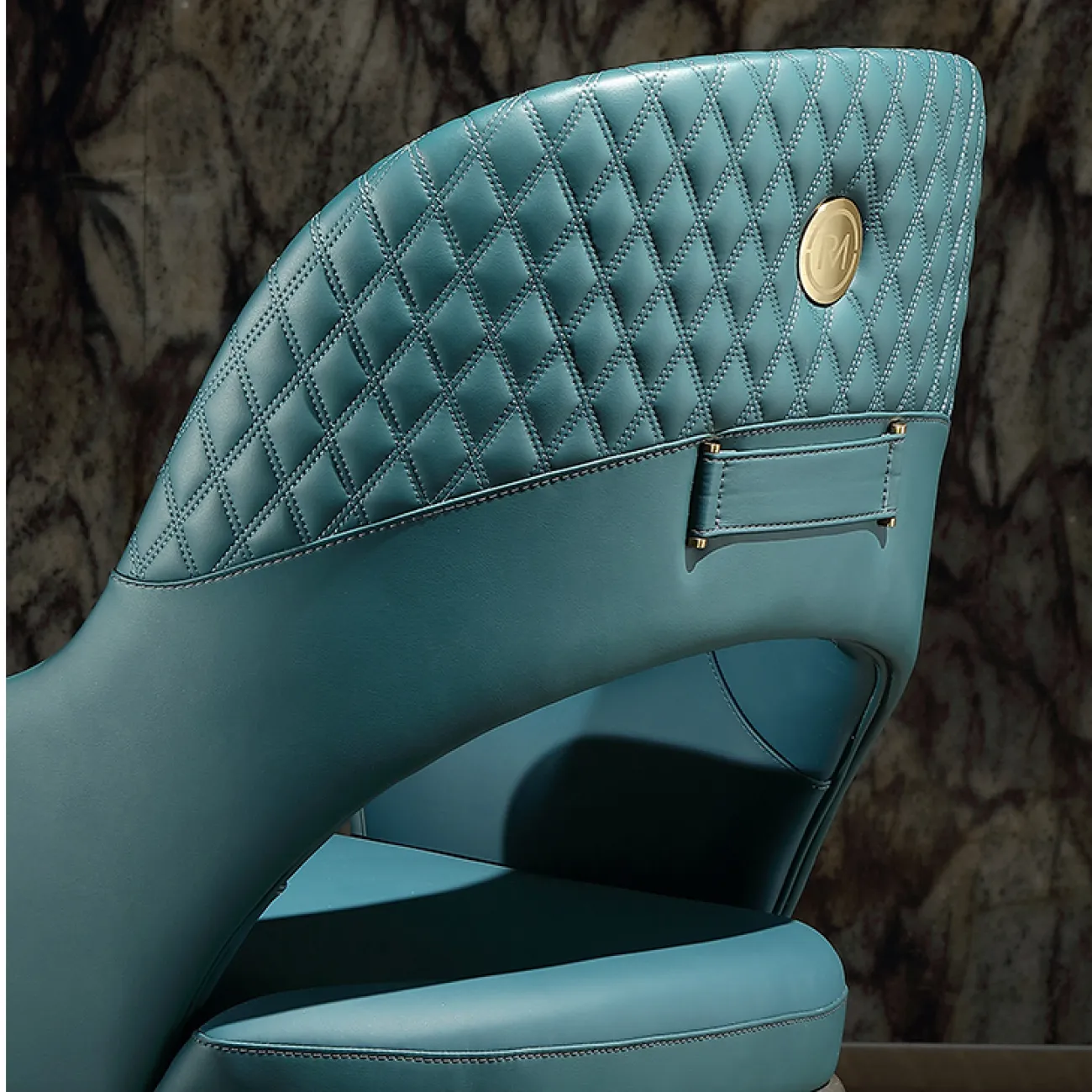 Эргономичный обеденный стул MIVICA из кожи, латуни и красного дерева ST38278-32