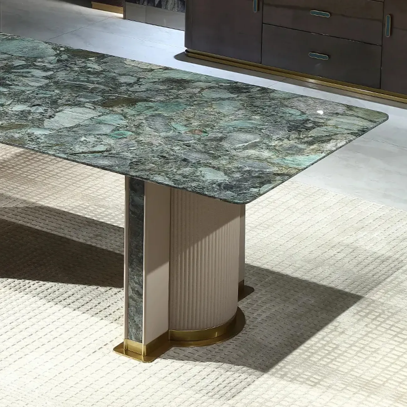 Роскошный обеденный стол MIVICA из натурального мрамора и красного дерева OS38281-32