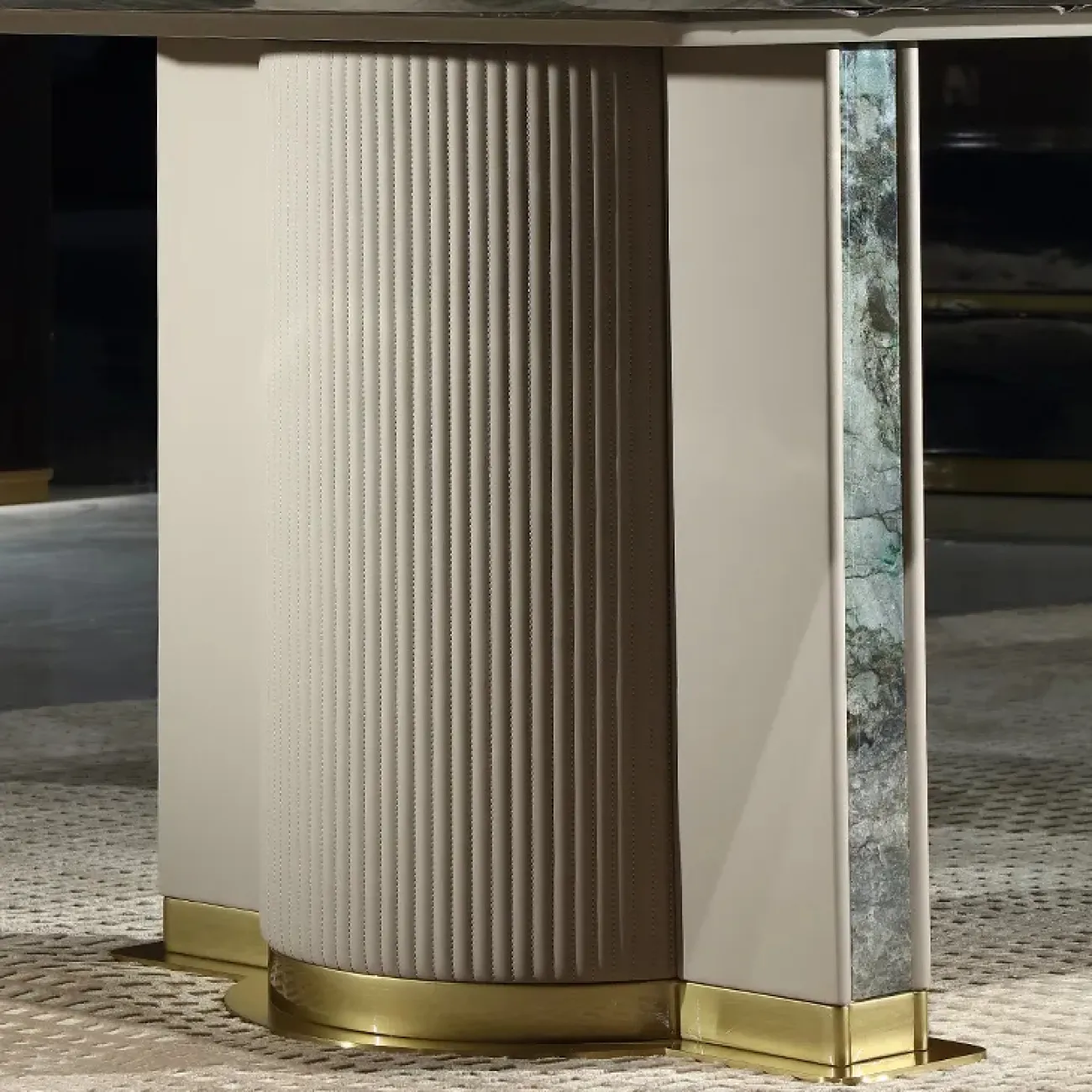 Роскошный обеденный стол MIVICA из натурального мрамора и красного дерева OS38281-32