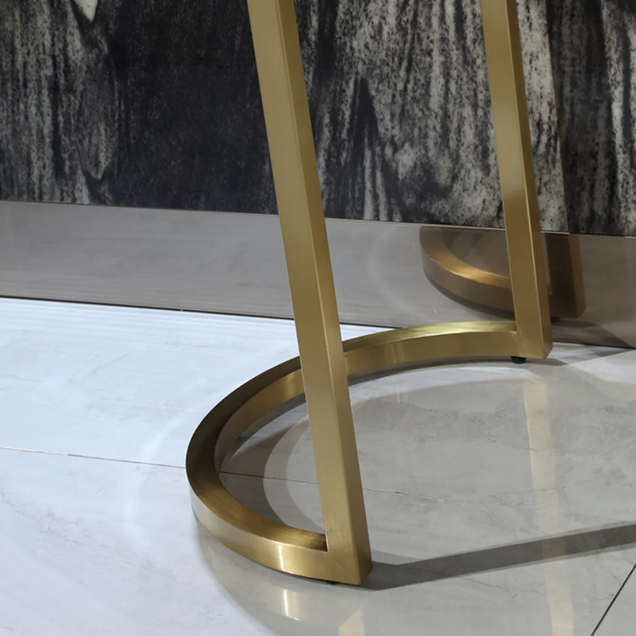 Элегантный туалетный столик с зеркалом MIVICA из красного дерева TS38285-32