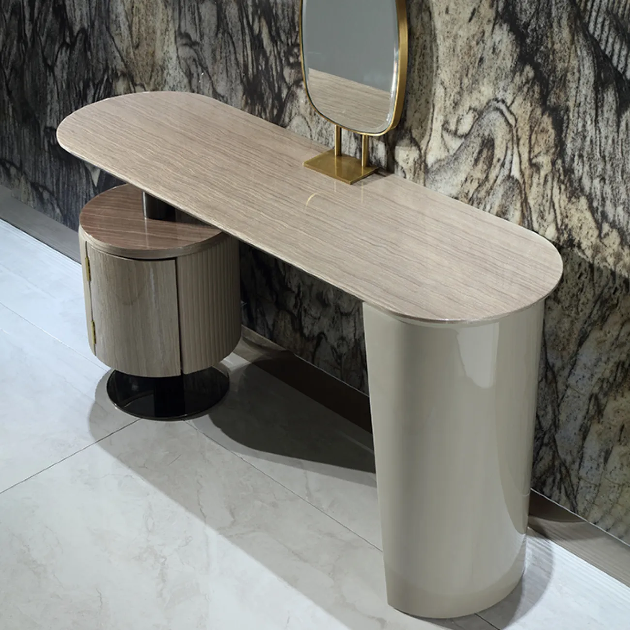 Элегантный туалетный столик с зеркалом MIVICA из красного дерева TS38293-32