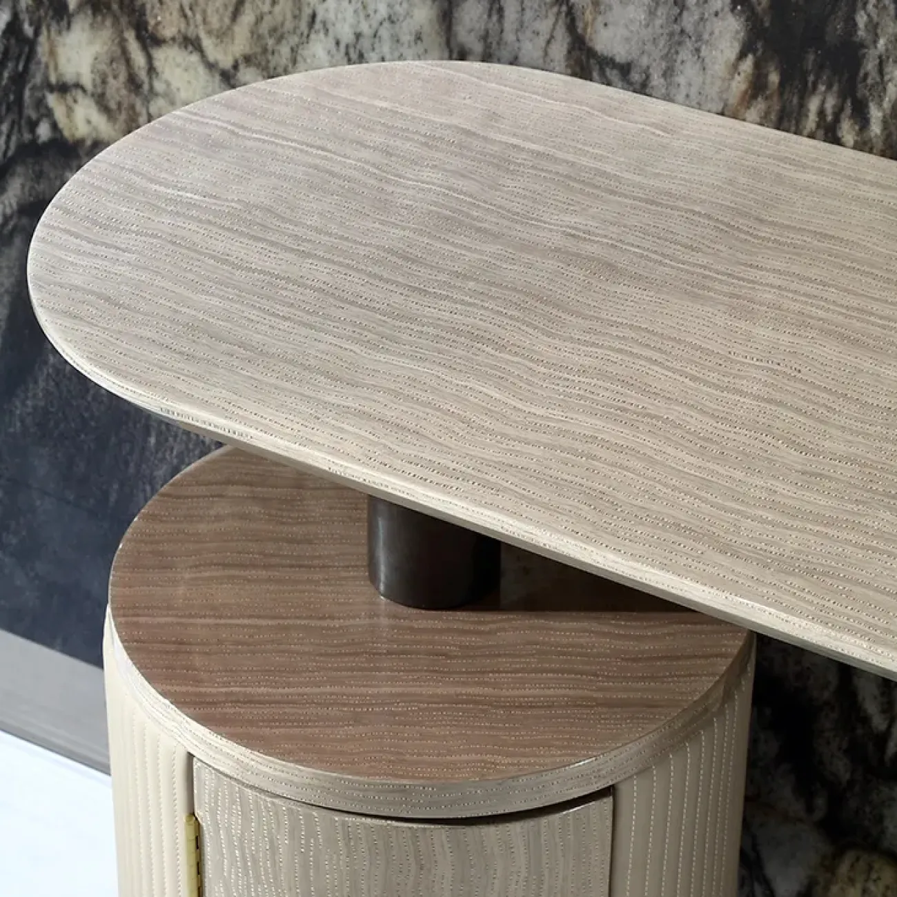 Элегантный туалетный столик с зеркалом MIVICA из красного дерева TS38293-32