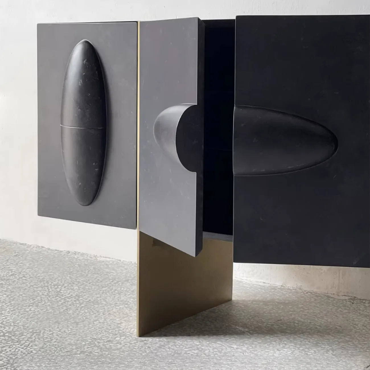 Дизайнерский Сервант в виде Кошачьего Глаза Yanshe от LaLume Дизайнерский Сервант в виде Кошачьего Глаза Yanshe от LaLume