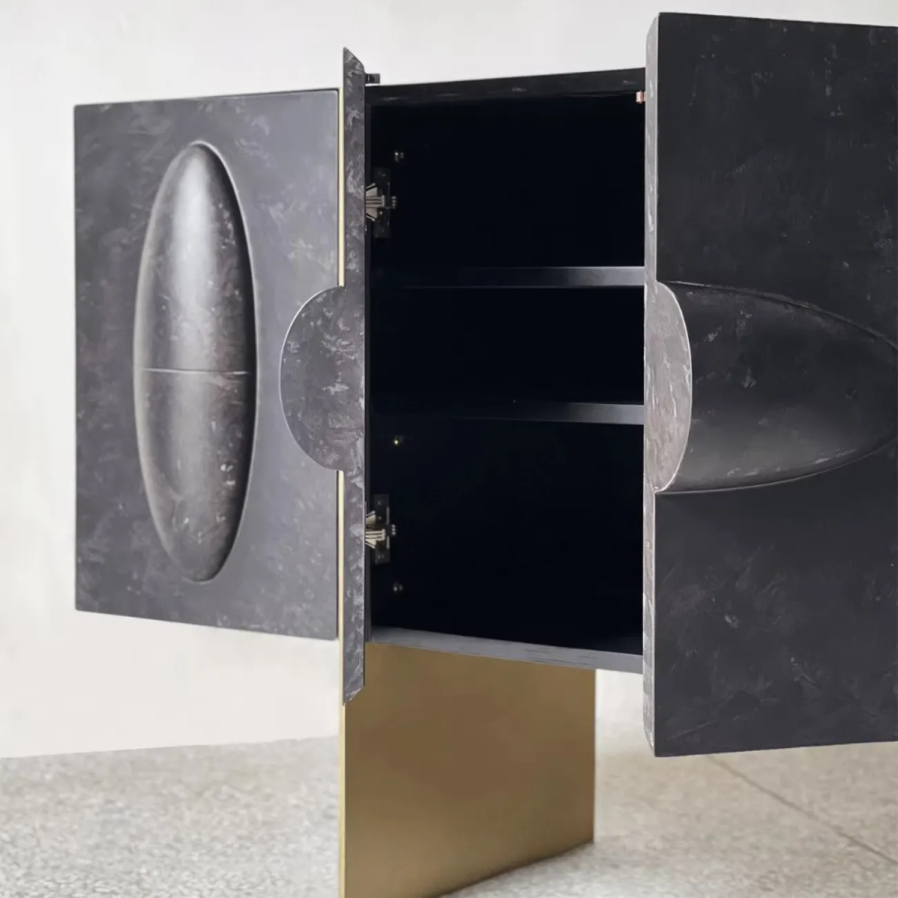 Дизайнерский Сервант в виде Кошачьего Глаза Yanshe от LaLume Дизайнерский Сервант в виде Кошачьего Глаза Yanshe от LaLume