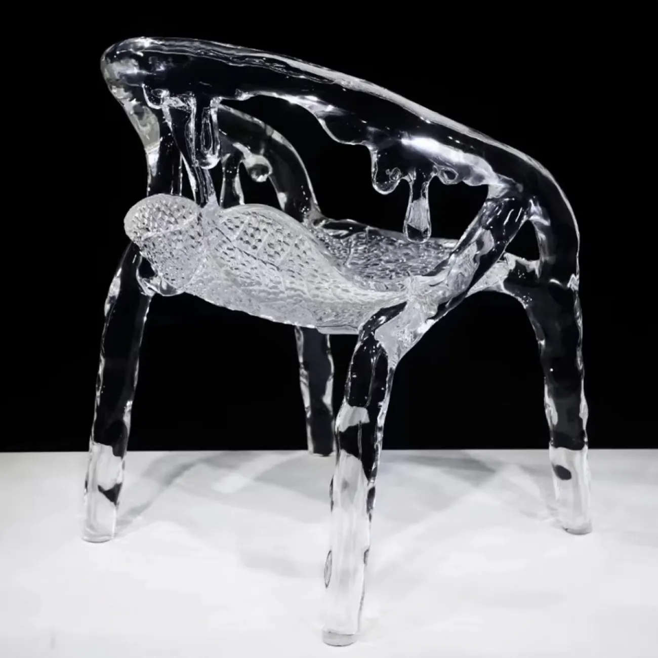 Дизайнерское Прозрачное Кресло в виде Листа и Рыбьей Чешуи Yanshe от LaLume