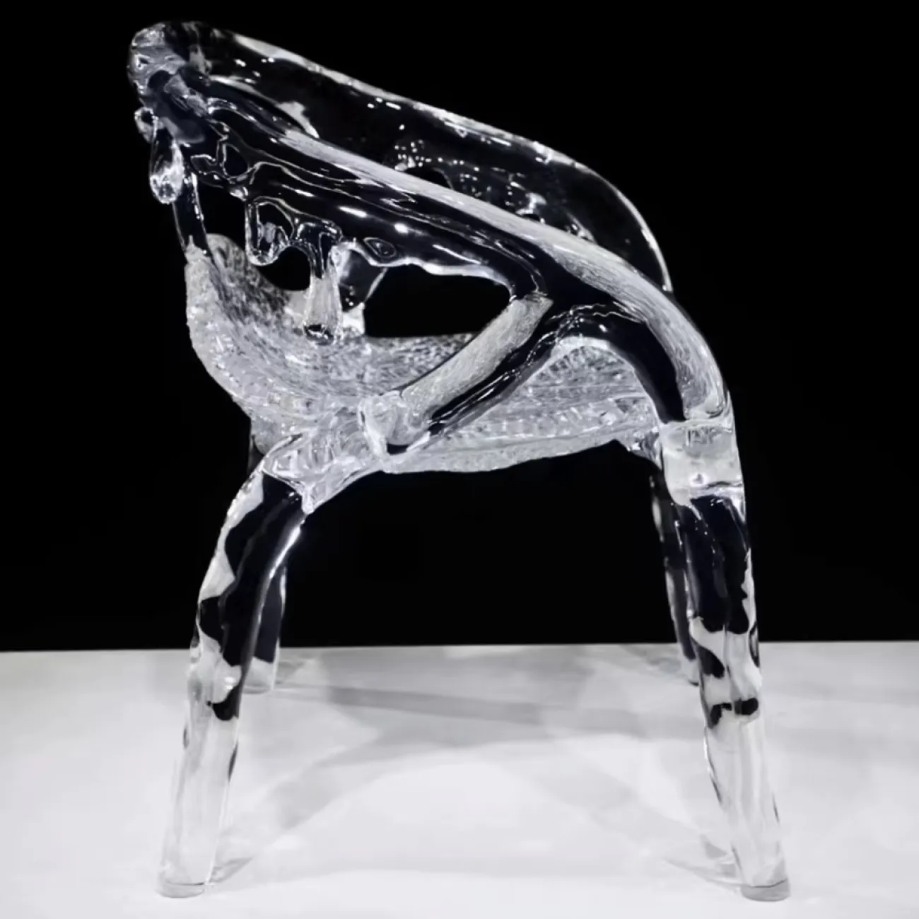 Дизайнерское Прозрачное Кресло в виде Листа и Рыбьей Чешуи Yanshe от LaLume