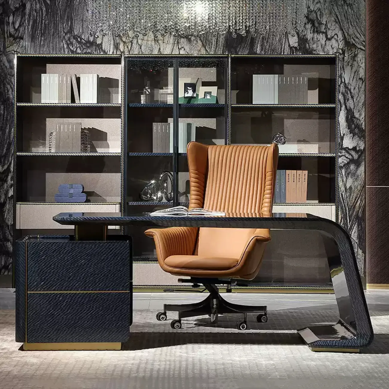 Кожаное офисное кресло MIVICA с эргономичной спинкой OS38300-32 Кожаное офисное кресло MIVICA с эргономичной спинкой OS38300-32