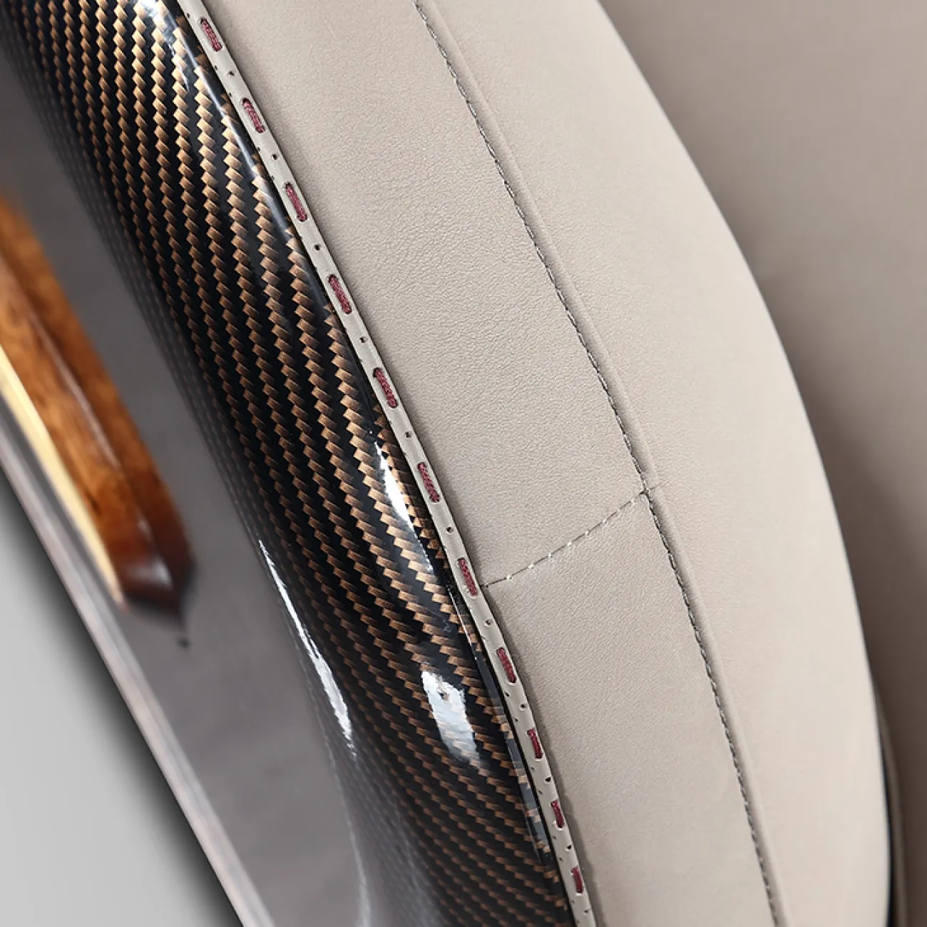 Стильное кожаное кресло MIVICA из сосны KR38305-32