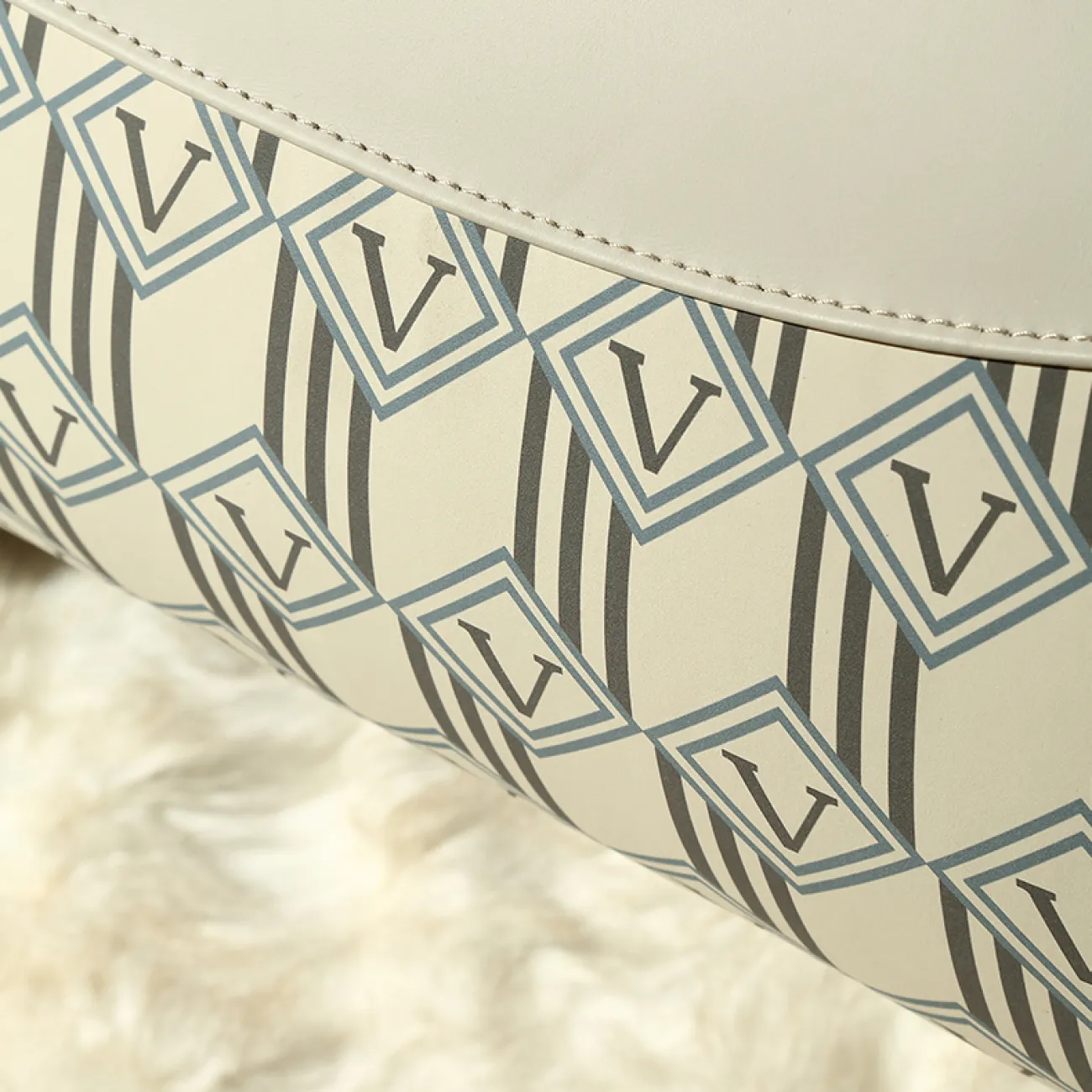 Современное кресло-качалка MIVICA из натуральной кожи, берёзы KR38307-32