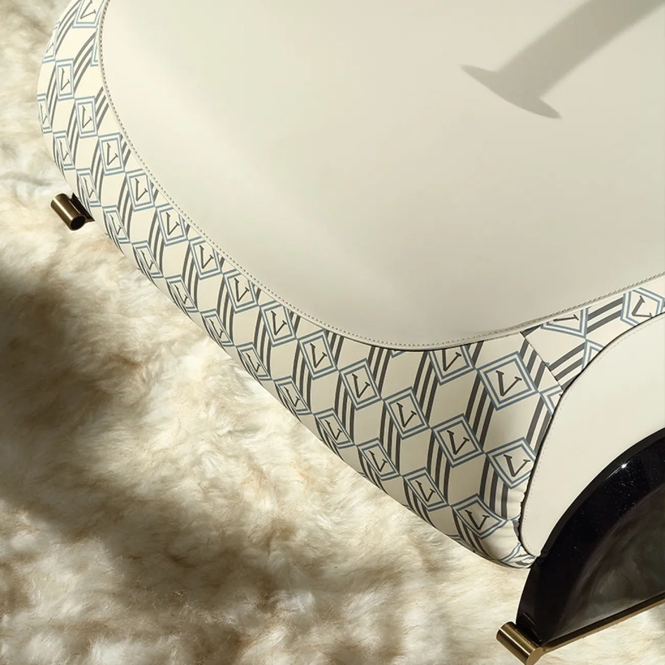 Современное кресло-качалка MIVICA из натуральной кожи, берёзы KR38307-32