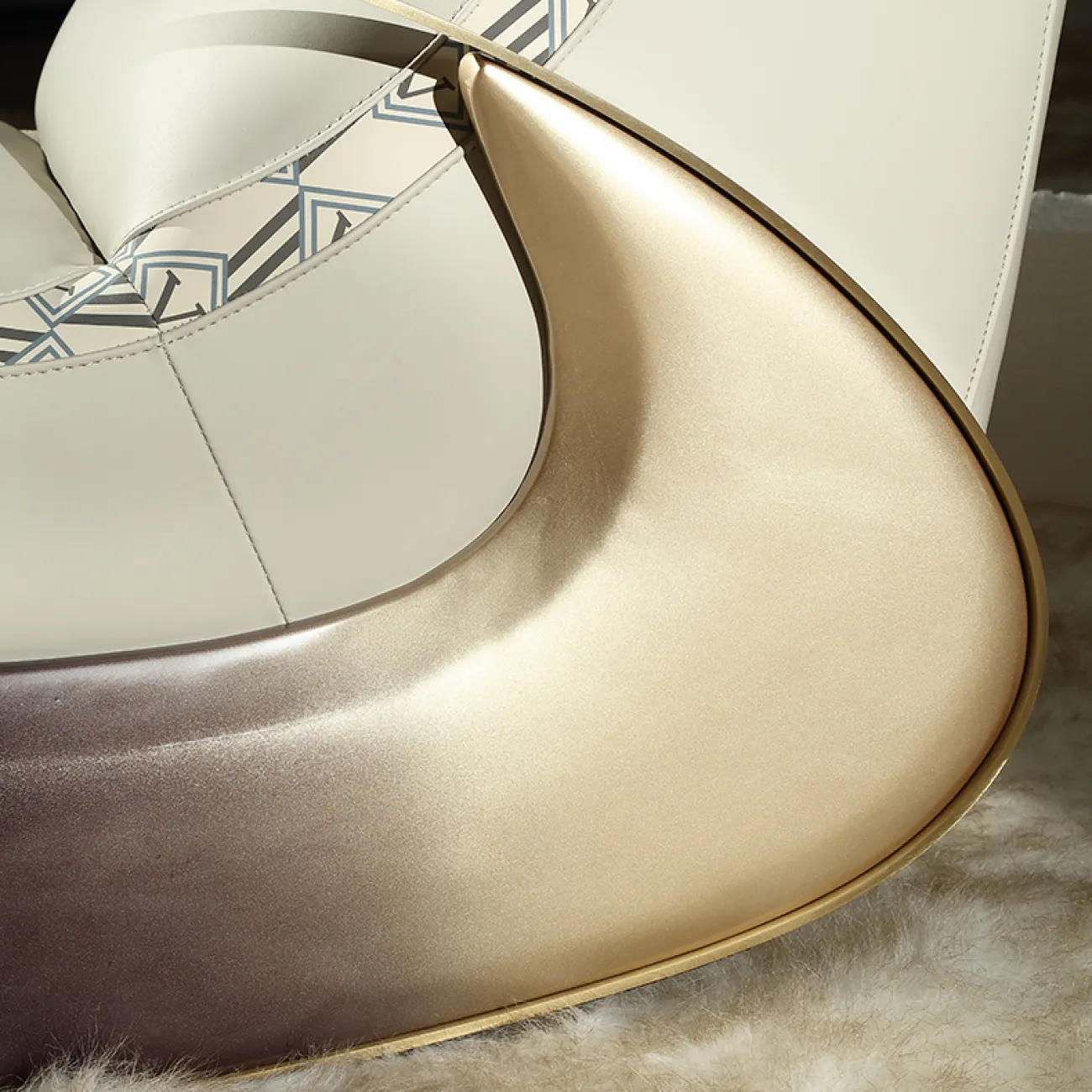 Современное кресло-качалка MIVICA из натуральной кожи, берёзы KR38307-32