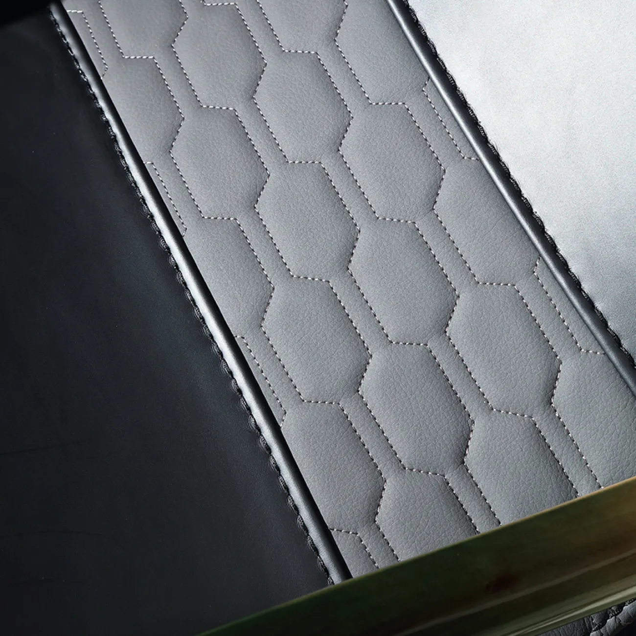 Современное кресло-качалка MIVICA из натуральной кожи, берёзы KR38308-32