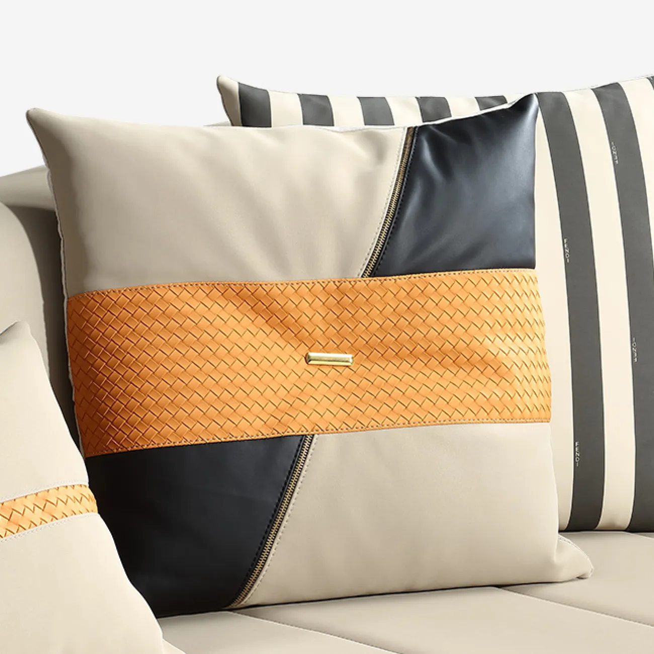 Стильное кожаное кресло MIVICA эргономичной формы KR38309-32 Стильное кожаное кресло MIVICA эргономичной формы KR38309-32