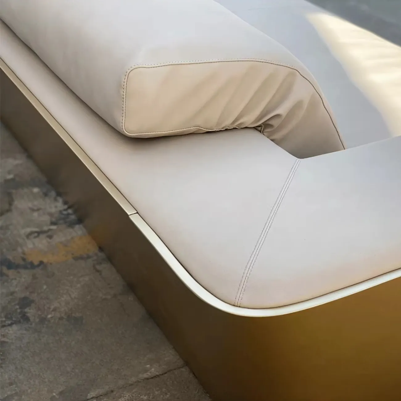 Дизайнерский Многоместный Диван Авианосец Yanshe от LaLume Дизайнерский Многоместный Диван Авианосец Yanshe от LaLume