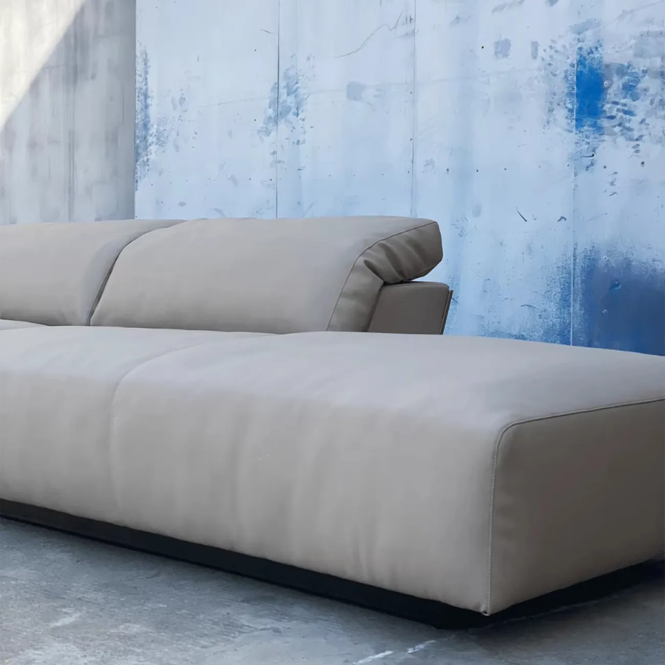 Дизайнерский Многоместный Диван Авианосец Yanshe от LaLume Дизайнерский Многоместный Диван Авианосец Yanshe от LaLume