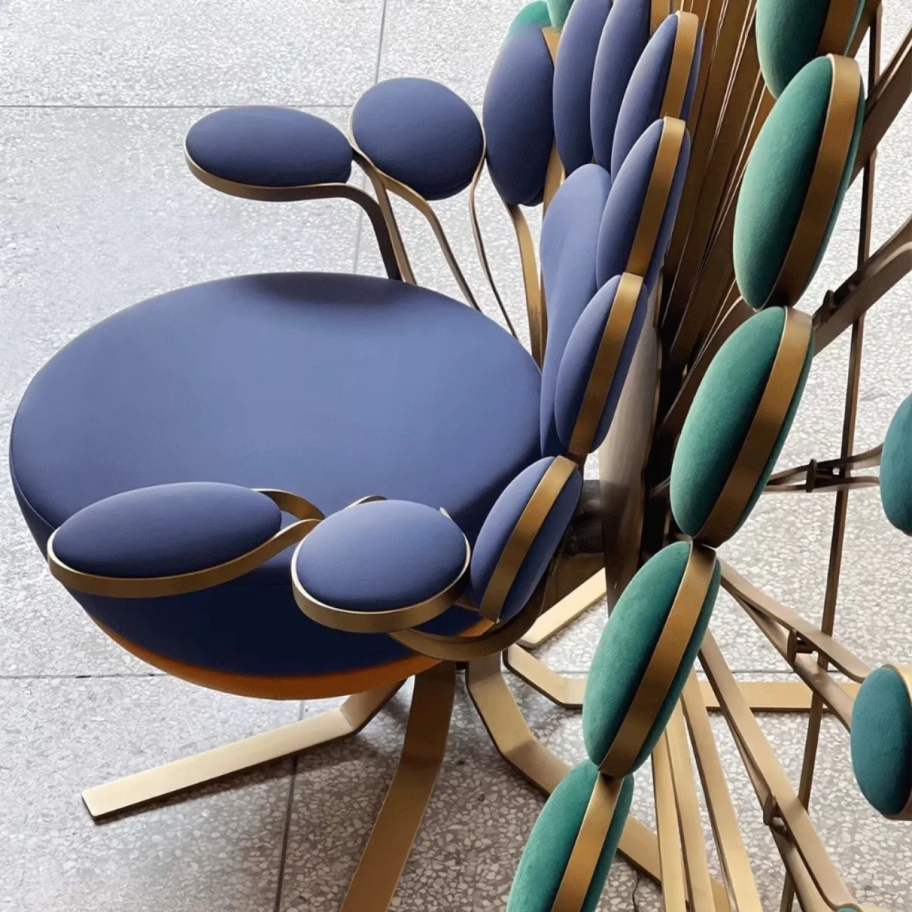 Дизайнерский Небольшой Одноместный Диван Павлин Yanshe от LaLume