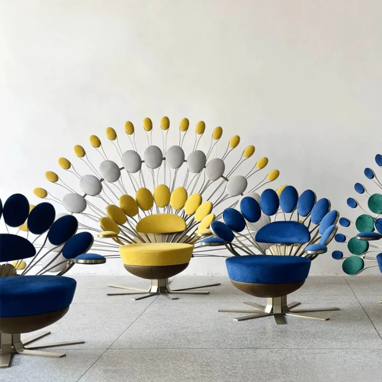 Дизайнерский Небольшой Одноместный Диван Павлин Yanshe от LaLume