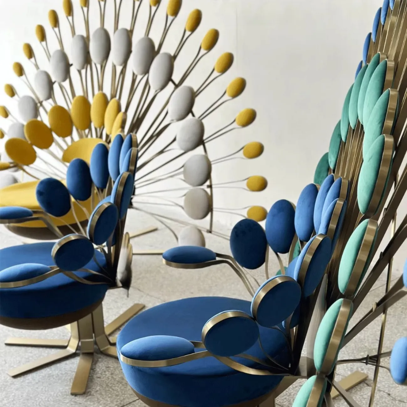 Дизайнерский Небольшой Одноместный Диван Павлин Yanshe от LaLume