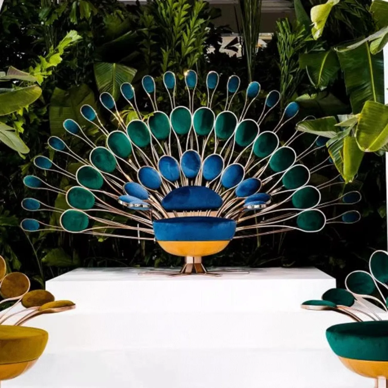 Дизайнерский Небольшой Одноместный Диван Павлин Yanshe от LaLume