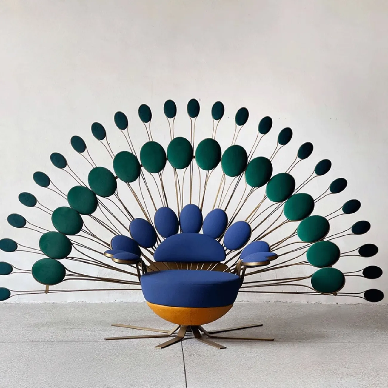 Дизайнерский Небольшой Одноместный Диван Павлин Yanshe от LaLume