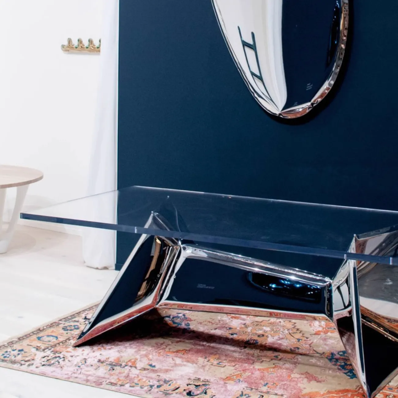 Дизайнерский Металлический Обеденный Стол Воздушный Шар Yanshe от LaLume Дизайнерский Металлический Обеденный Стол Воздушный Шар Yanshe от LaLume