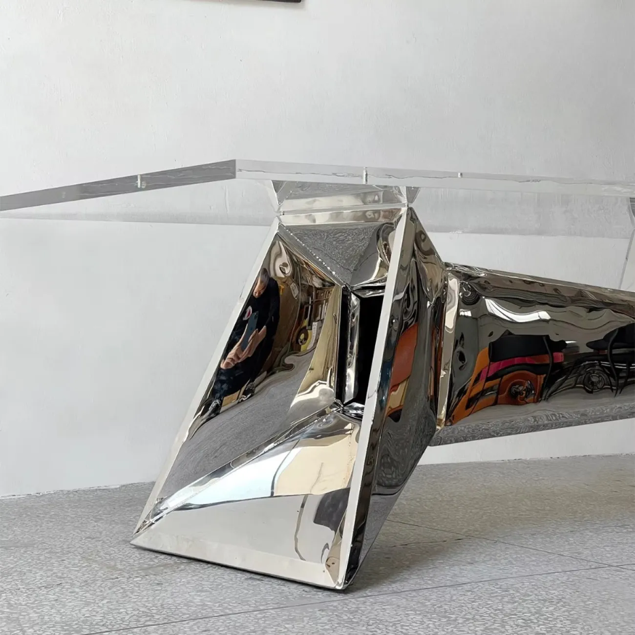 Дизайнерский Металлический Обеденный Стол Воздушный Шар Yanshe от LaLume Дизайнерский Металлический Обеденный Стол Воздушный Шар Yanshe от LaLume