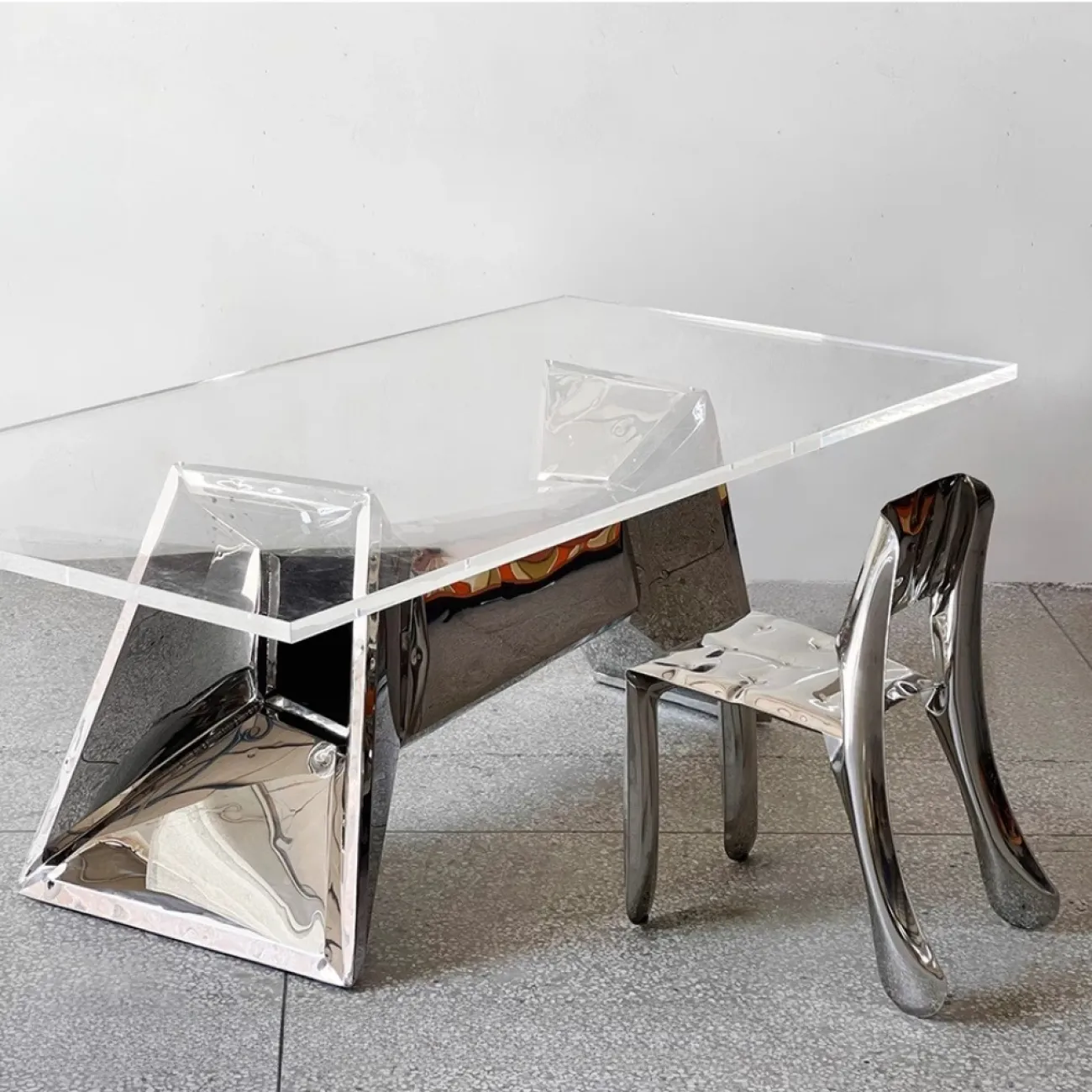 Дизайнерский Металлический Обеденный Стол Воздушный Шар Yanshe от LaLume Дизайнерский Металлический Обеденный Стол Воздушный Шар Yanshe от LaLume