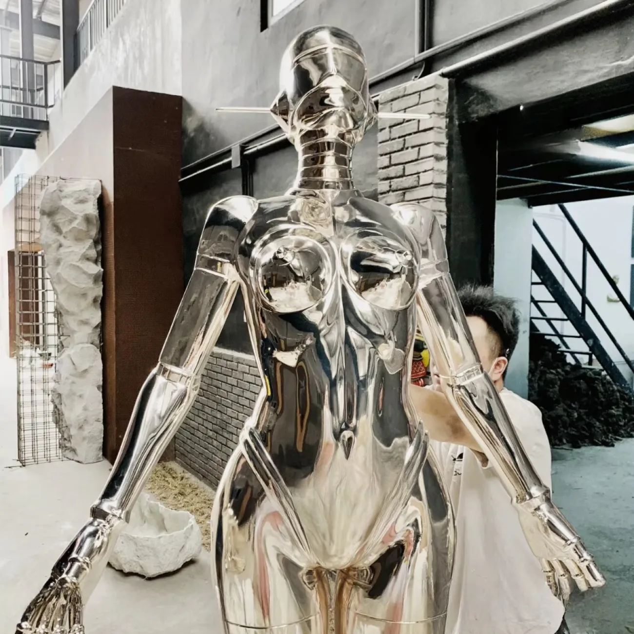 Дизайнерская Скульптура Большой Робот Цзи Yanshe коллекции LaLume Дизайнерская Скульптура Большой Робот Цзи Yanshe коллекции LaLume