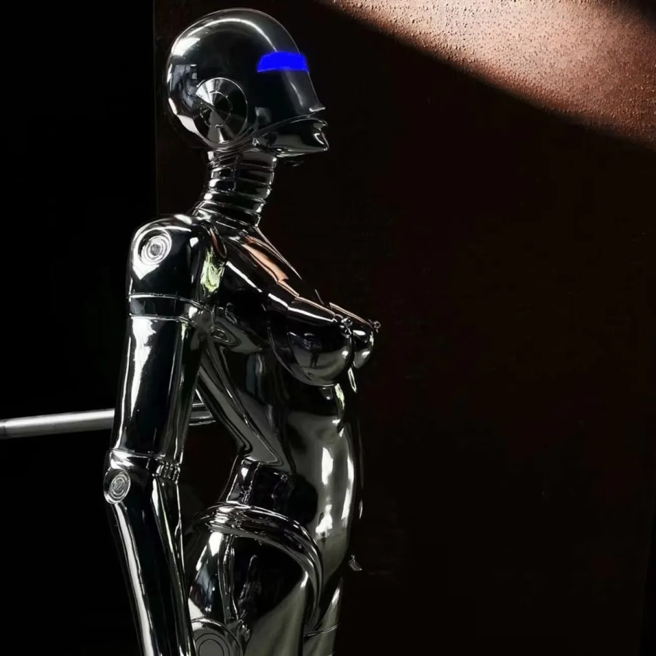 Дизайнерская Скульптура Большой Робот Цзи Yanshe коллекции LaLume Дизайнерская Скульптура Большой Робот Цзи Yanshe коллекции LaLume