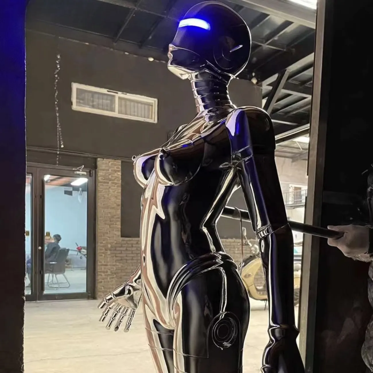 Дизайнерская Скульптура Большой Робот Цзи Yanshe коллекции LaLume Дизайнерская Скульптура Большой Робот Цзи Yanshe коллекции LaLume