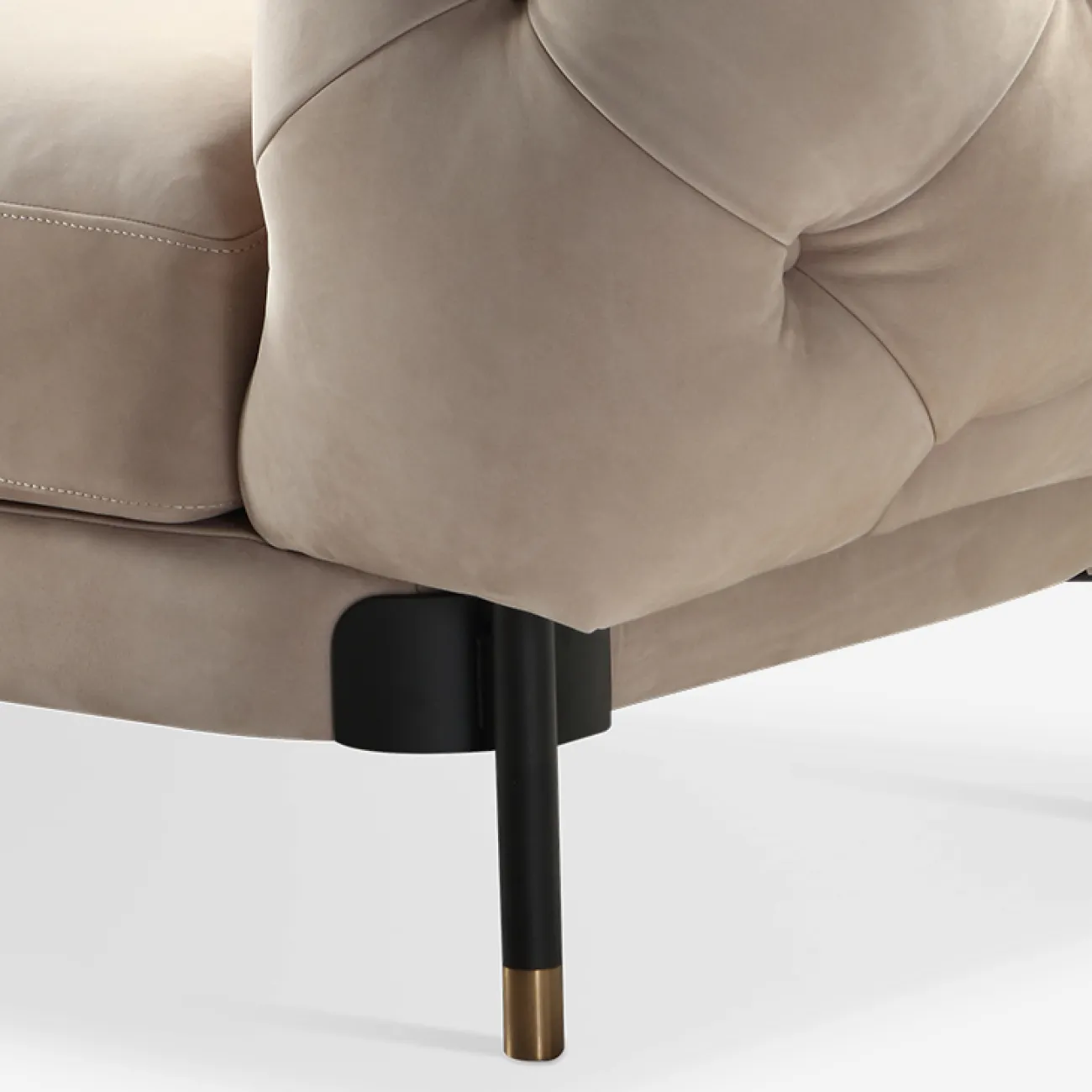 Роскошное кожаное кресло MIVICA эргономичной формы KR38397-32 Роскошное кожаное кресло MIVICA эргономичной формы KR38397-32