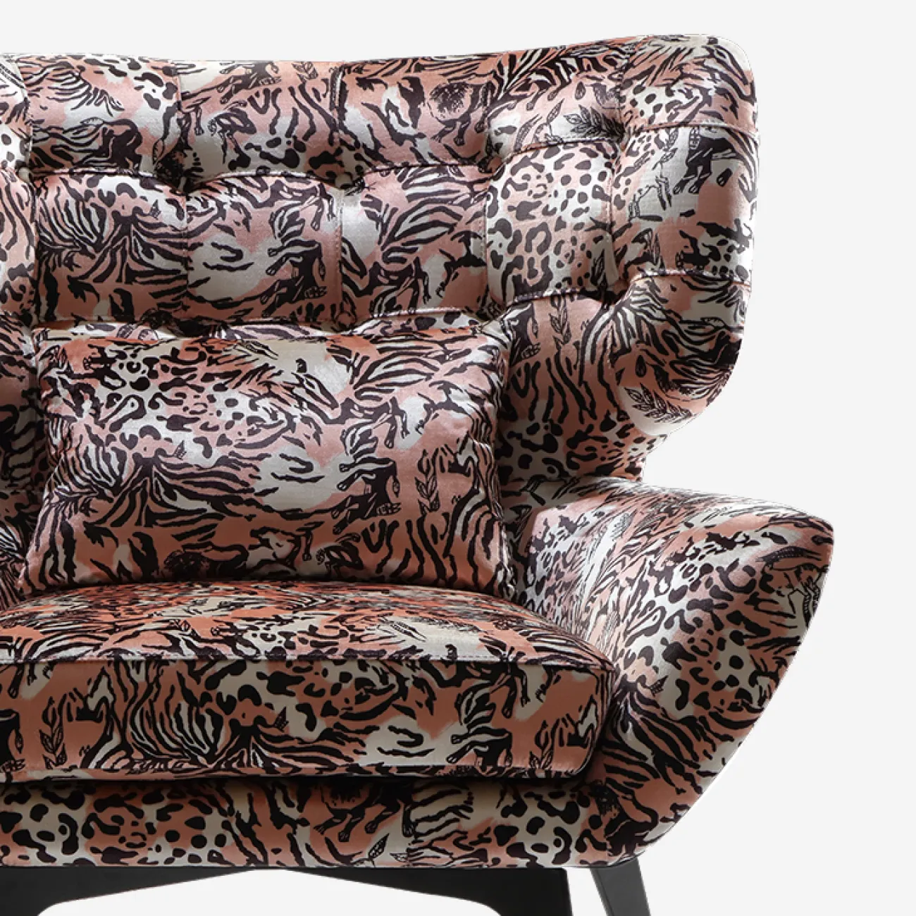 Роскошное кожаное кресло Camille от MIVICA эргономичной формы KR38399-32