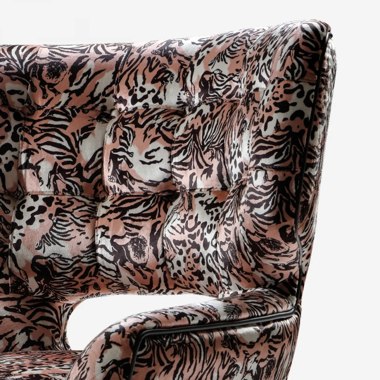 Роскошное кожаное кресло Camille от MIVICA эргономичной формы KR38399-32