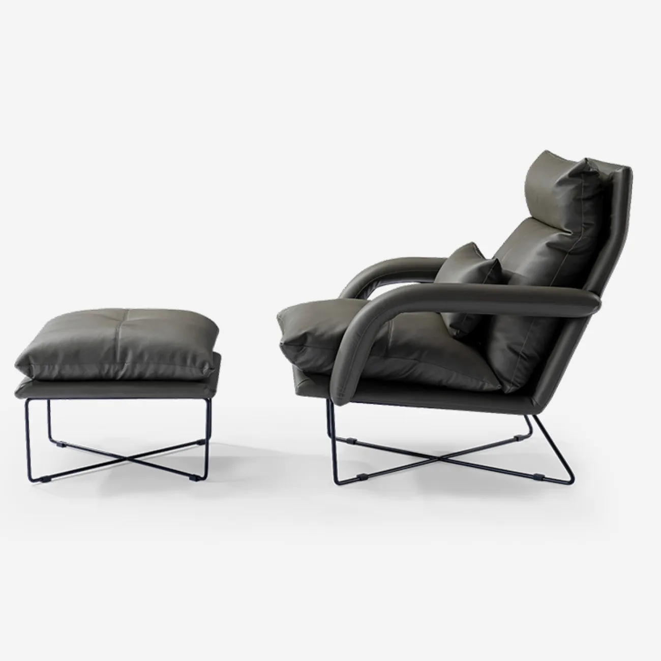 Кожаное кресло с подставкой под ноги Camille от MIVICA с основанием из углеродной стали KR38402-32