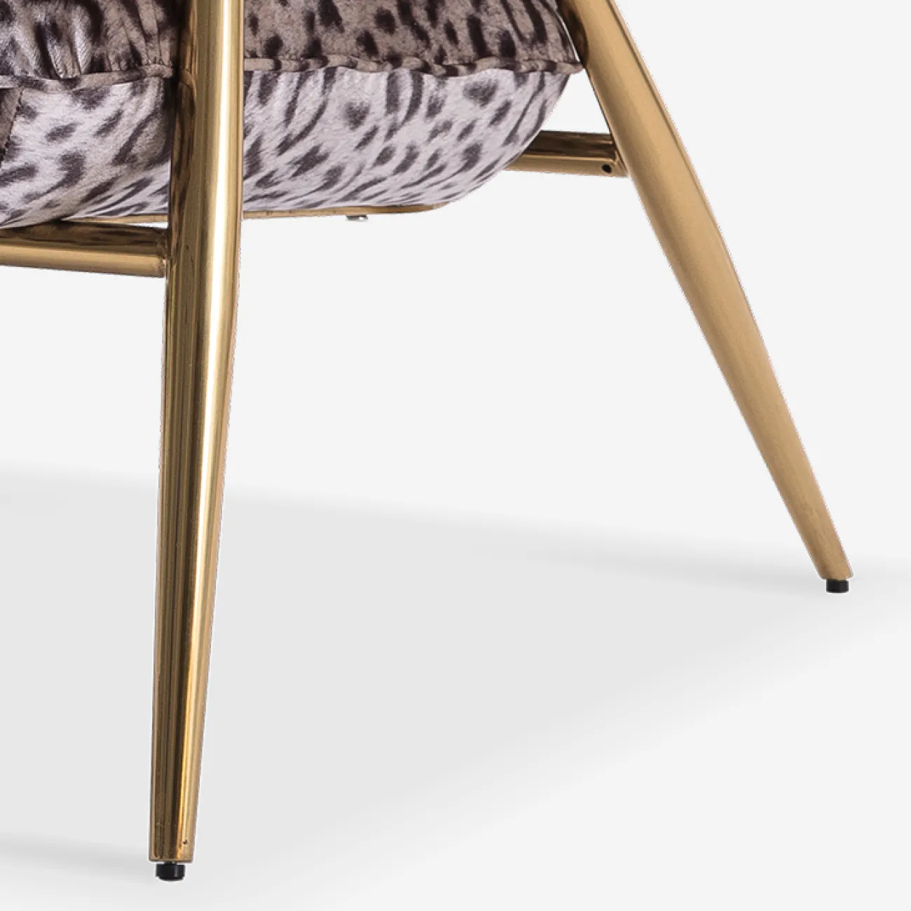 Элитное кресло Camille от MIVICA из натуральной кожи с принтом леопарда KR38403-32