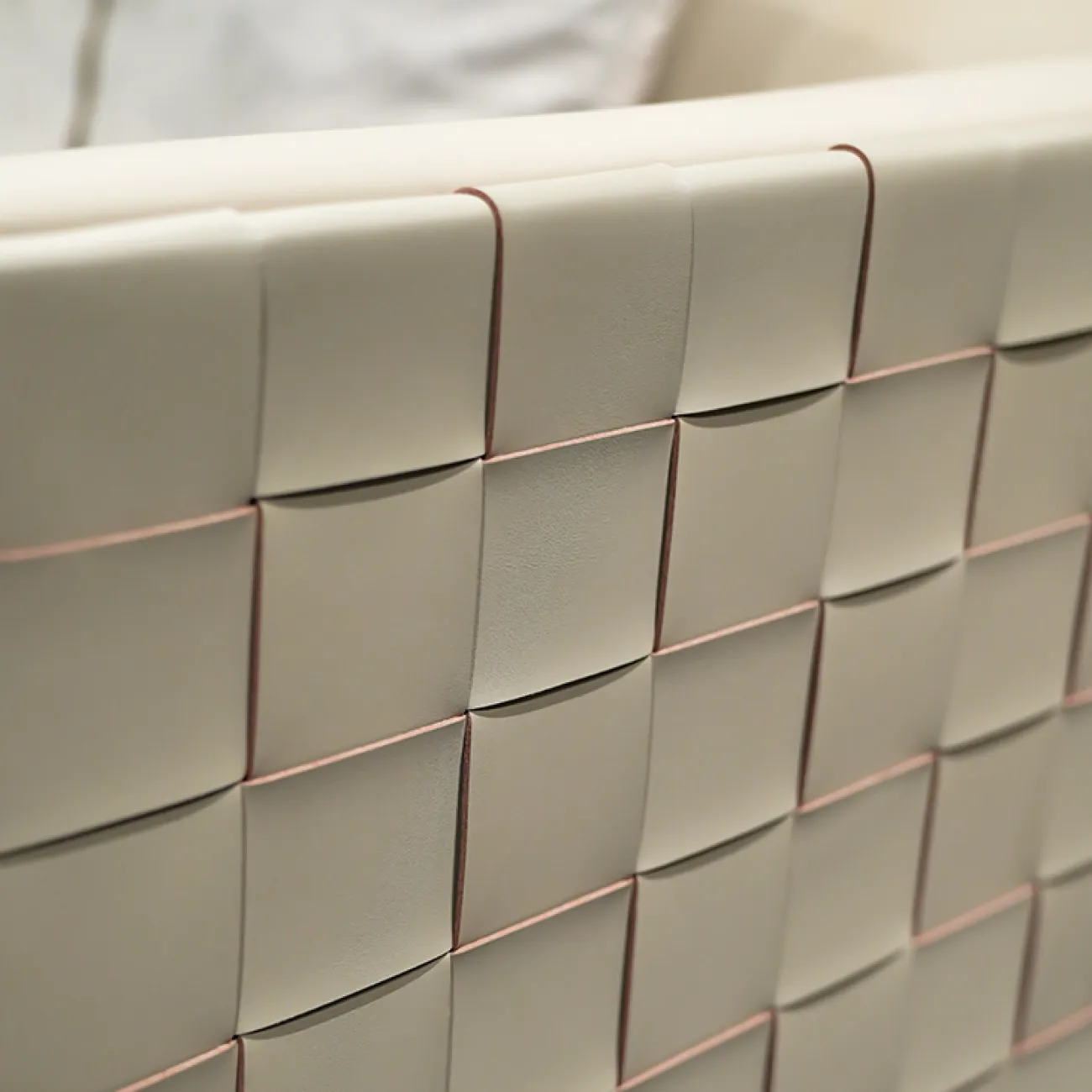 Роскошный диван Olivia от MIVICA из натуральной воловьей кожи DV38408-32