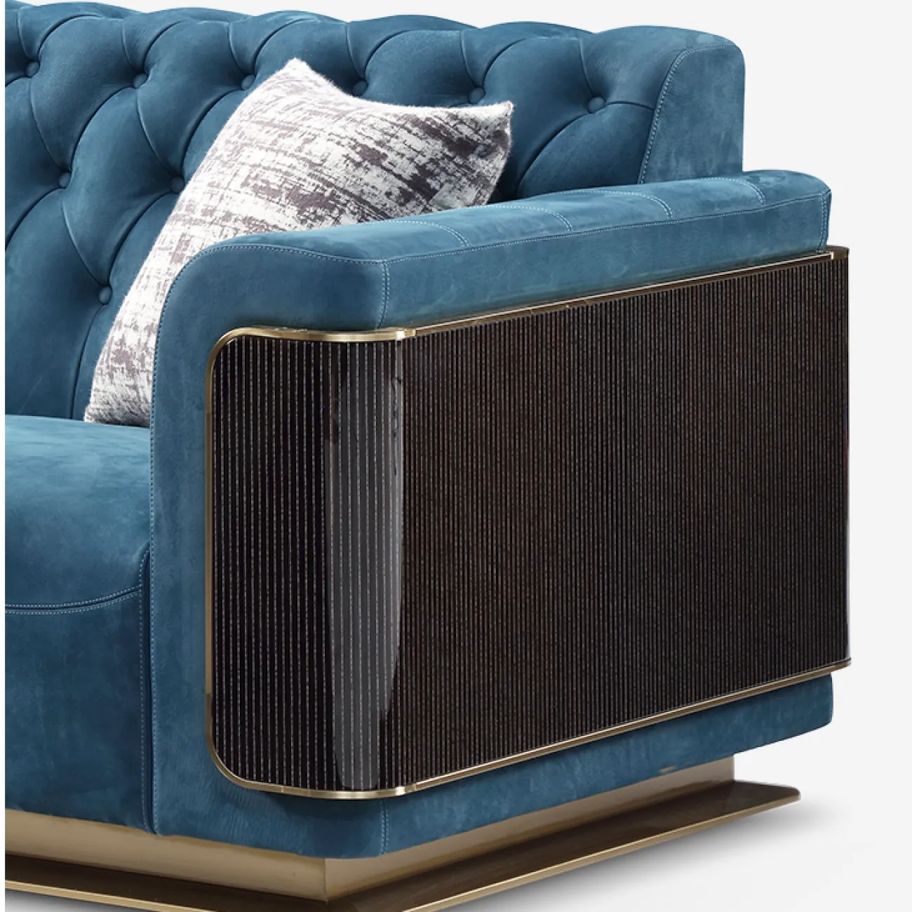 Элегантное кресло Vitum от MIVICA из матовой кожи KR38409-32