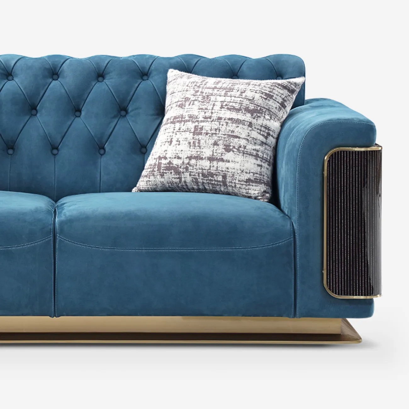 Роскошный диван Vitum от MIVICA из матовой кожи DV38410-32