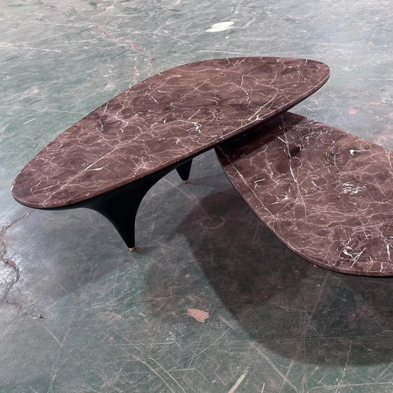 Дизайнерский Журнальный Столик Морской Огурец Yanshe от LaLume Дизайнерский Журнальный Столик Морской Огурец Yanshe от LaLume