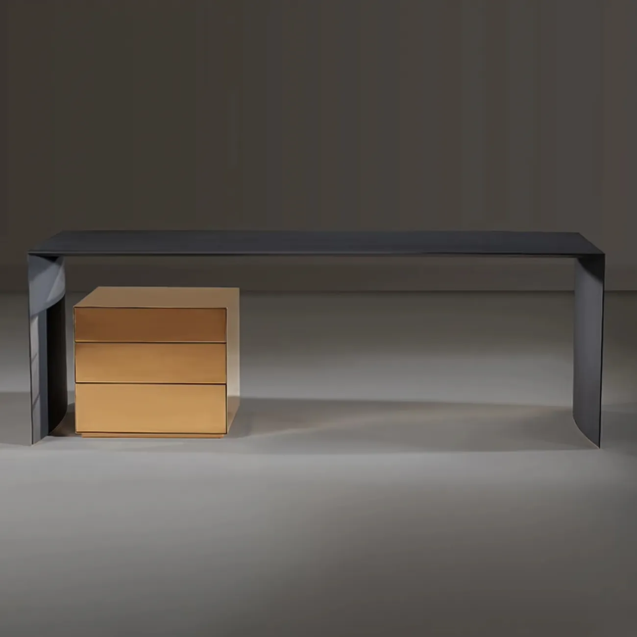 Минималистичный письменный стол MIVICA из берёзы PS38470-32