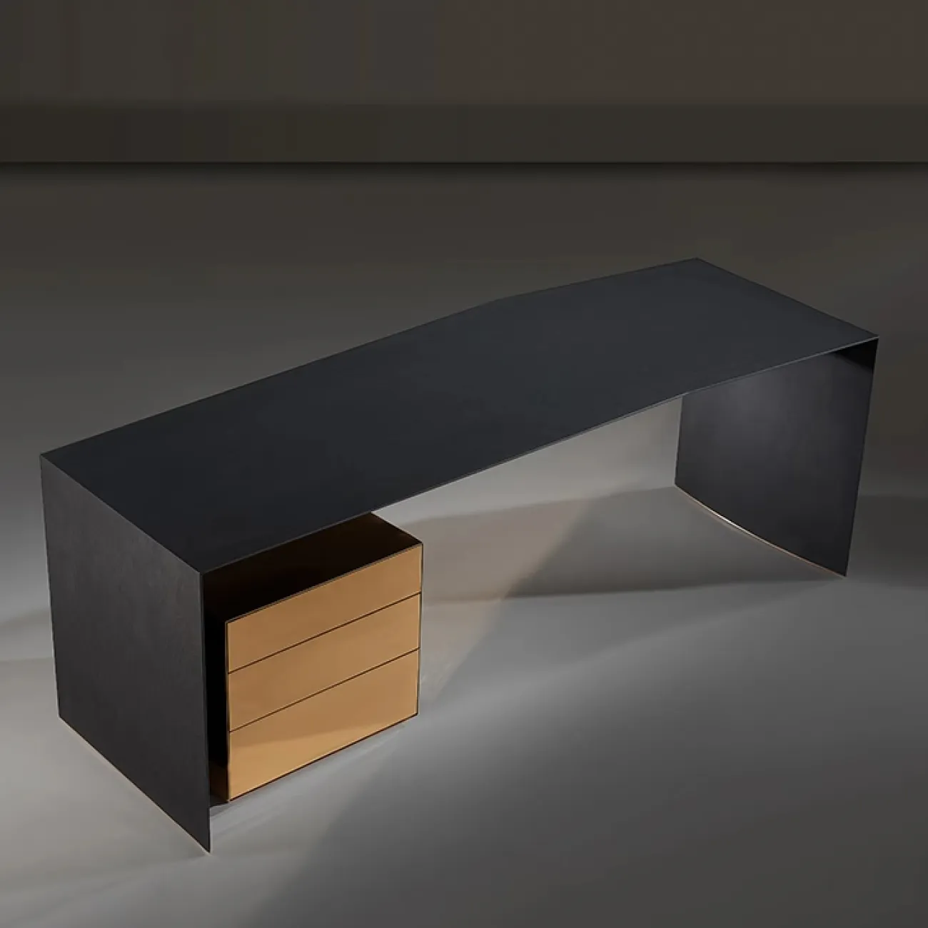 Минималистичный письменный стол MIVICA из берёзы PS38470-32