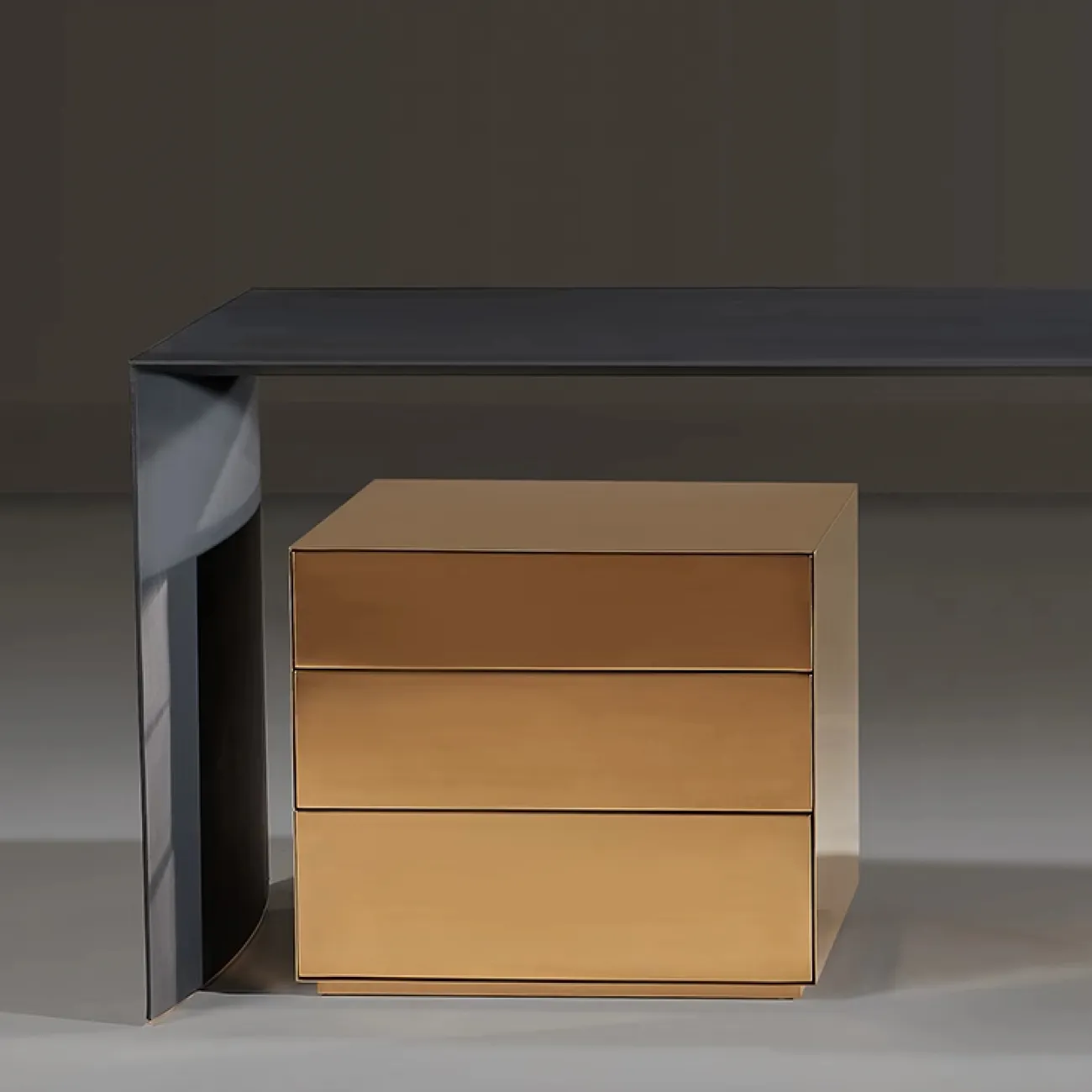 Минималистичный письменный стол MIVICA из берёзы PS38470-32