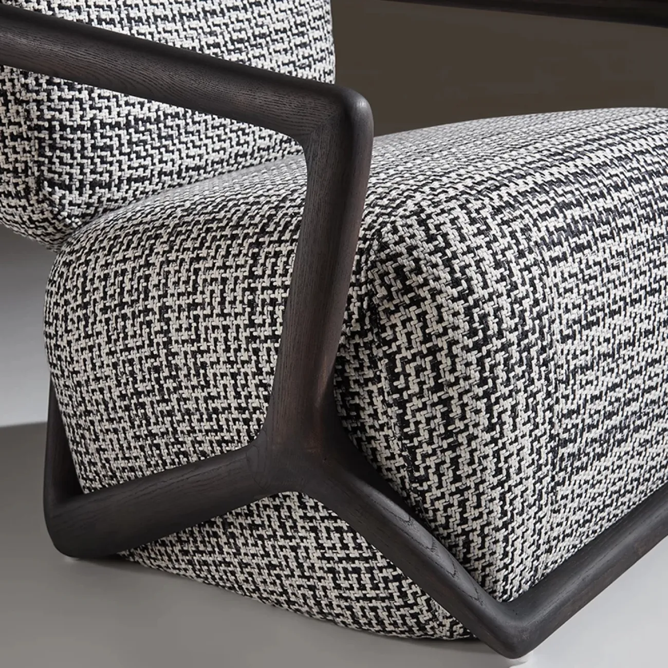 Комфортабельное текстильное кресло MIVICA из ясеня KR38471-32