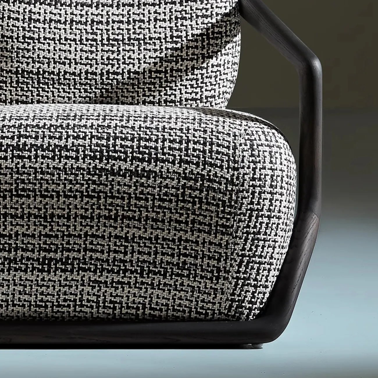 Комфортабельное текстильное кресло MIVICA из ясеня KR38471-32