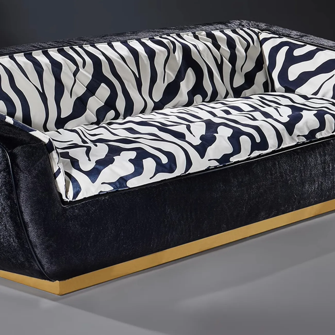 Комфортабельный диван MIVICA из плюша DV38478-32 Комфортабельный диван MIVICA из плюша DV38478-32