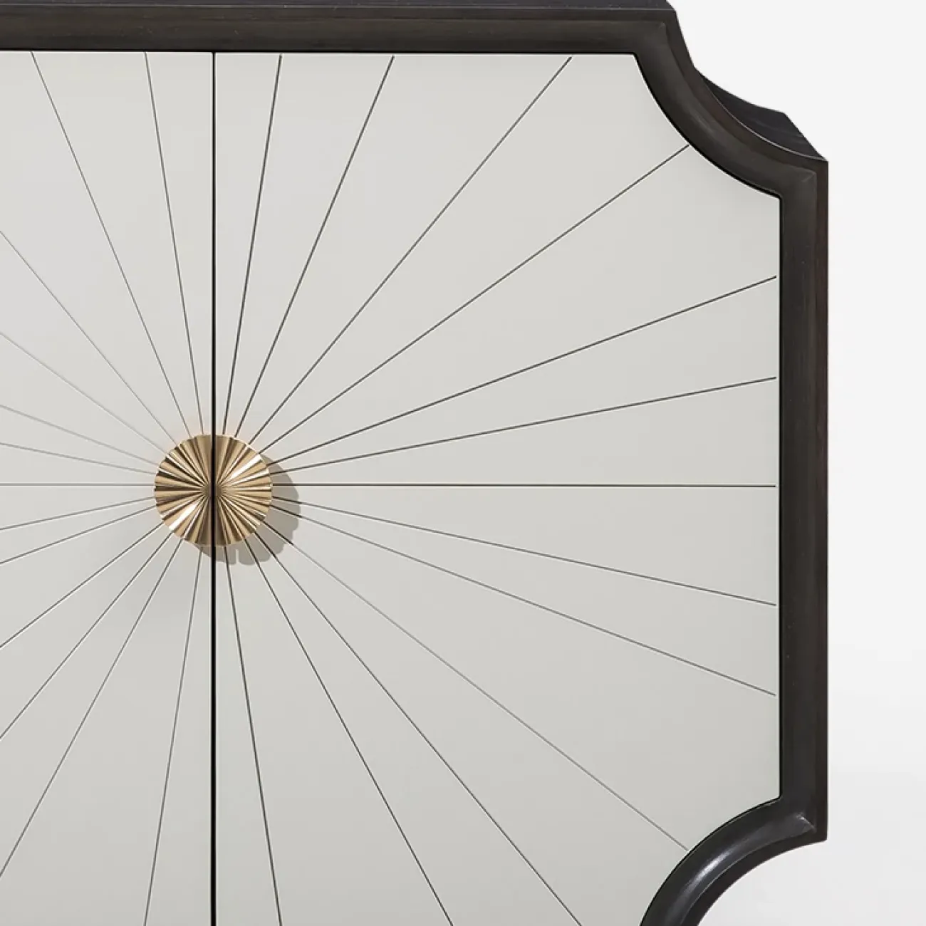 Элегантный комод MIVICA из дуба KD38503-32