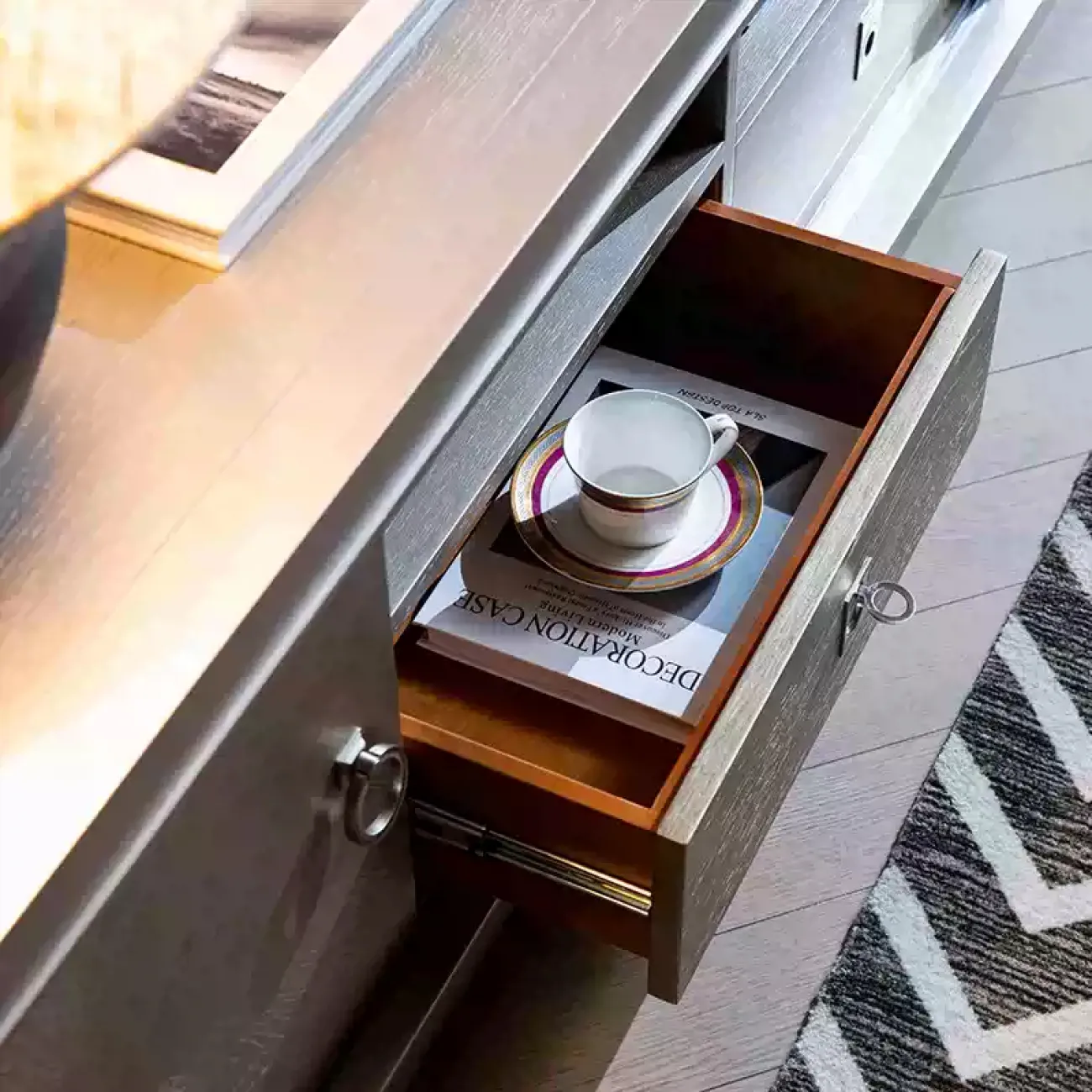 Классическая тумба под телевизор MIVICA из белого дуба TB38505-32