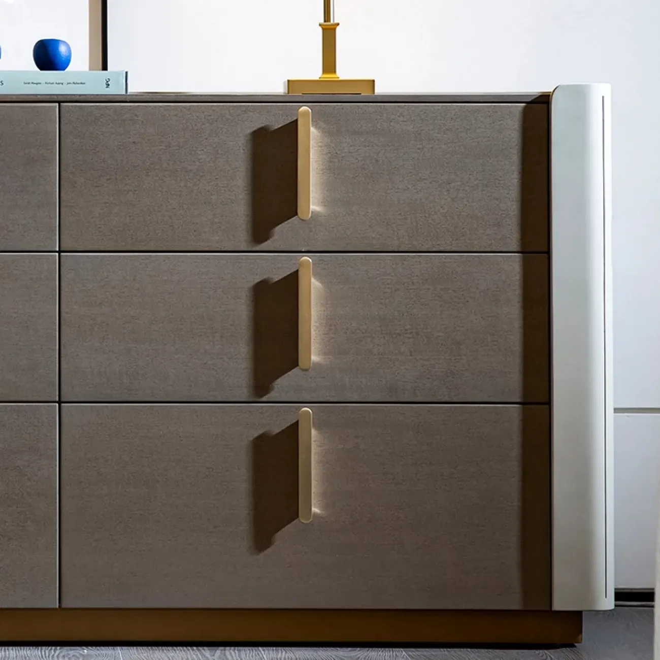 Элегантный комод MIVICA из белого дуба KD38508-32