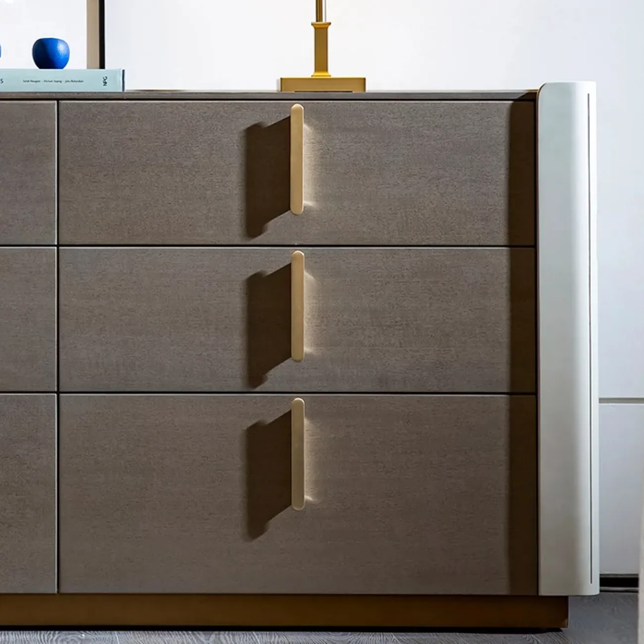 Элегантный комод MIVICA из белого дуба KD38508-32