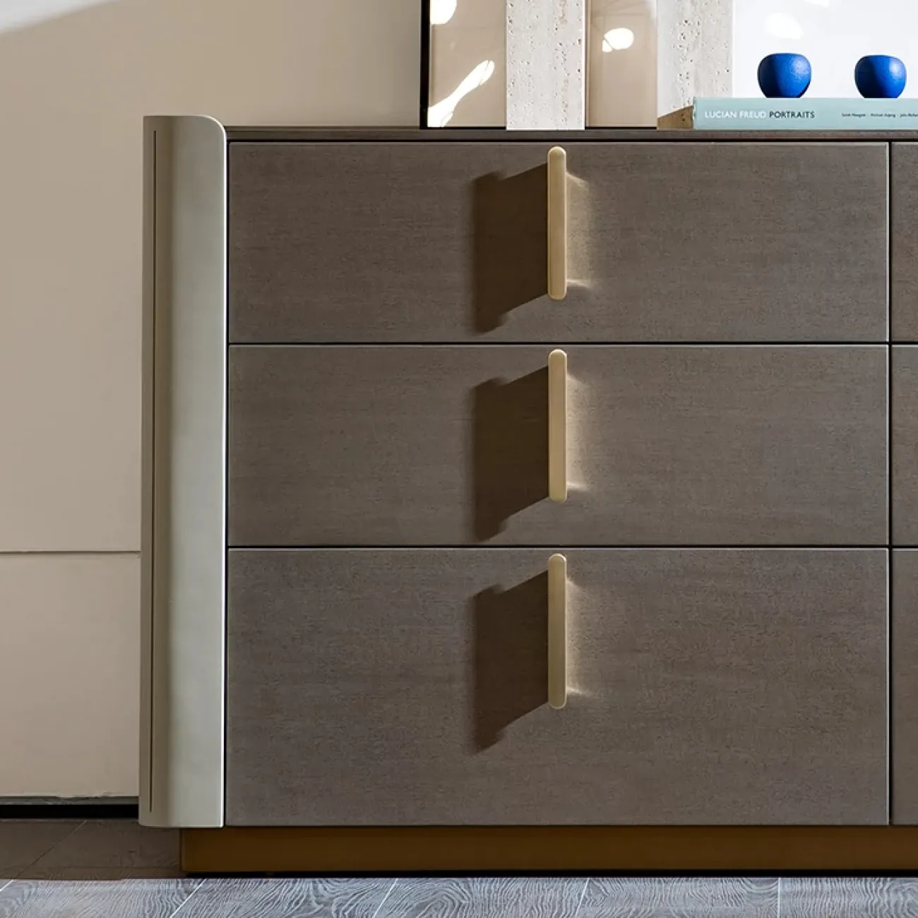 Элегантный комод MIVICA из белого дуба KD38508-32